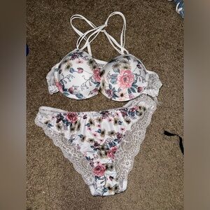 Bra and panty set